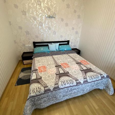 Podillia Modern Apartment Виниця Екстериор снимка